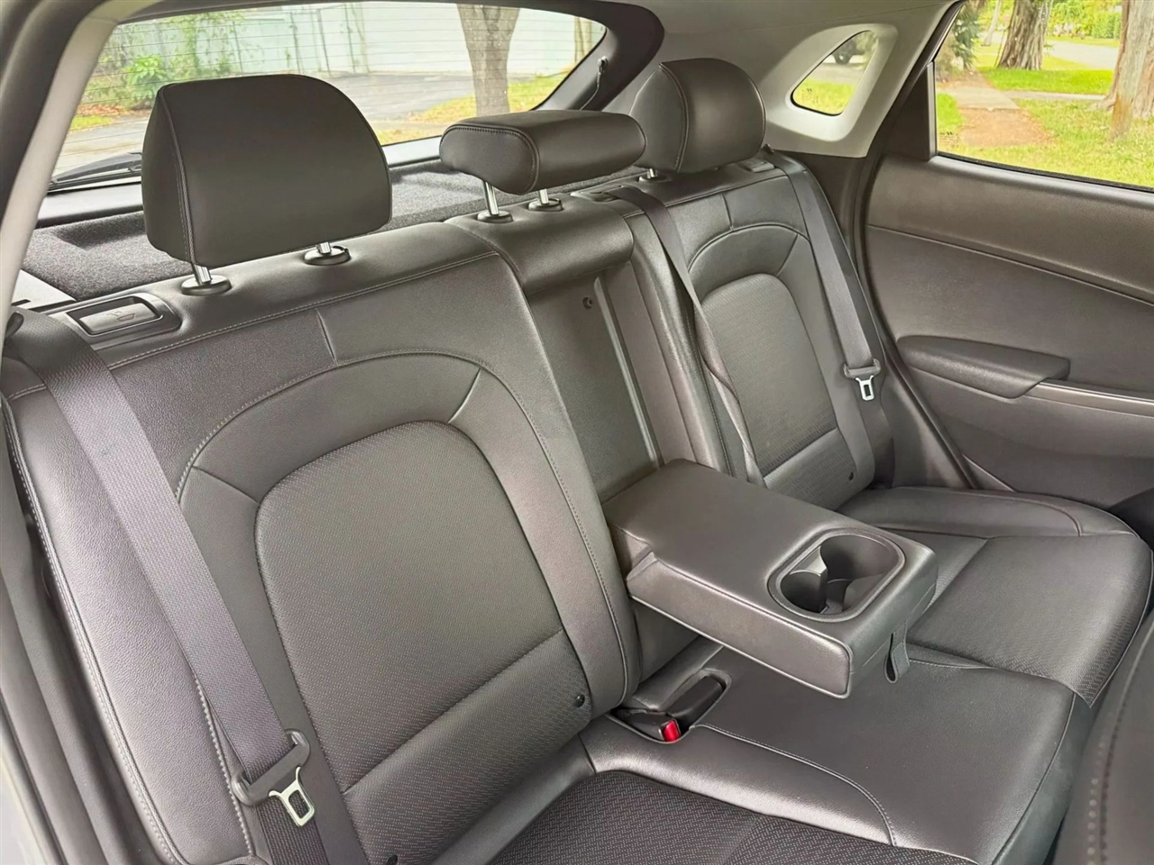 Hyundai Kona EV  2021