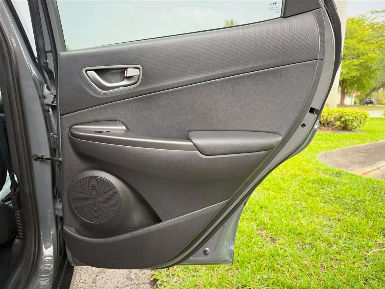 Hyundai Kona EV  2021