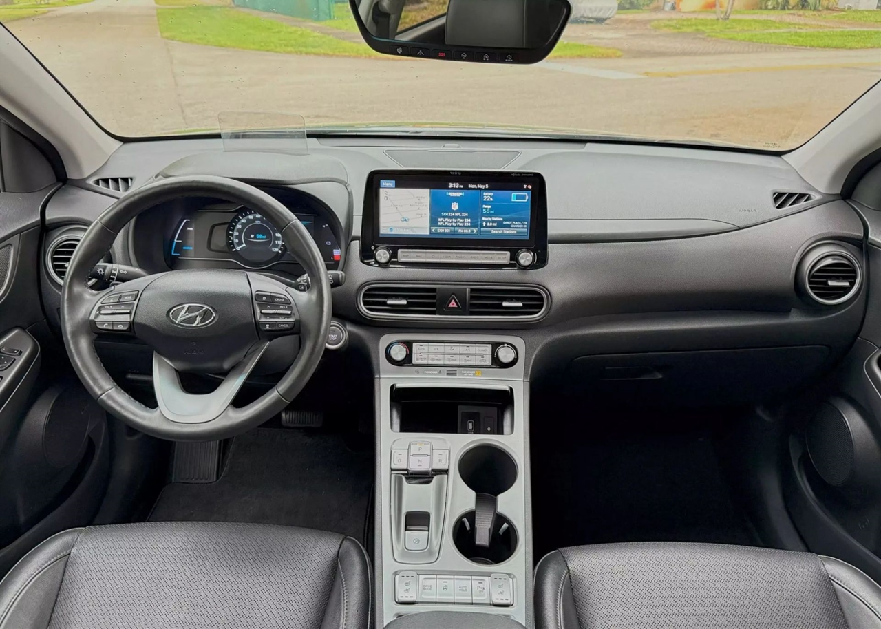 Hyundai Kona EV  2021