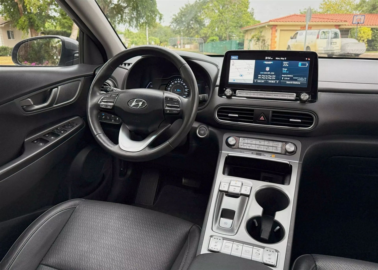 Hyundai Kona EV  2021