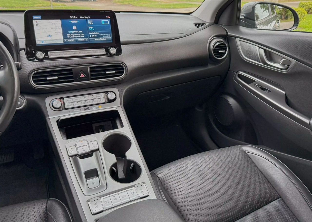 Hyundai Kona EV  2021