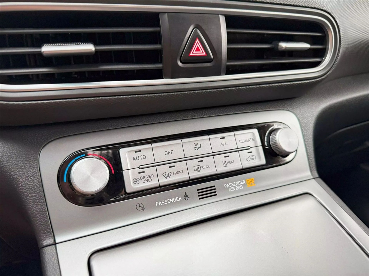 Hyundai Kona EV  2021