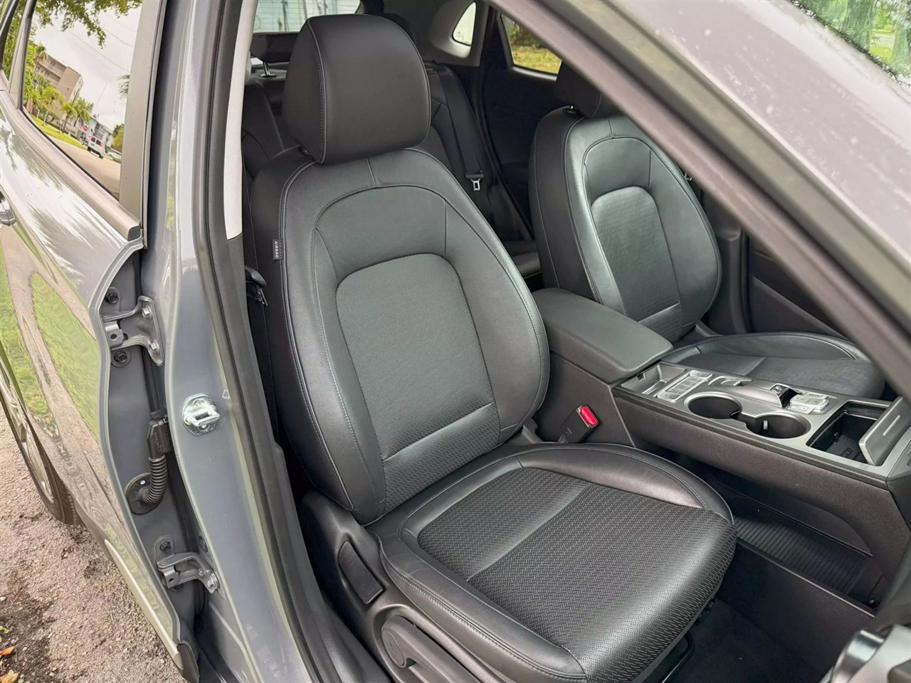 Hyundai Kona EV  2021