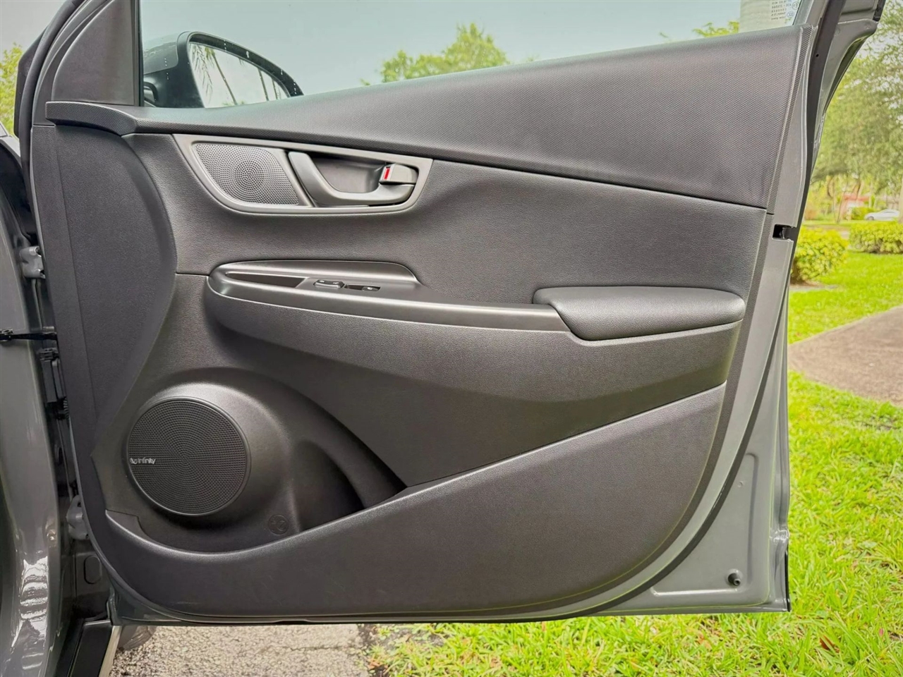 Hyundai Kona EV  2021