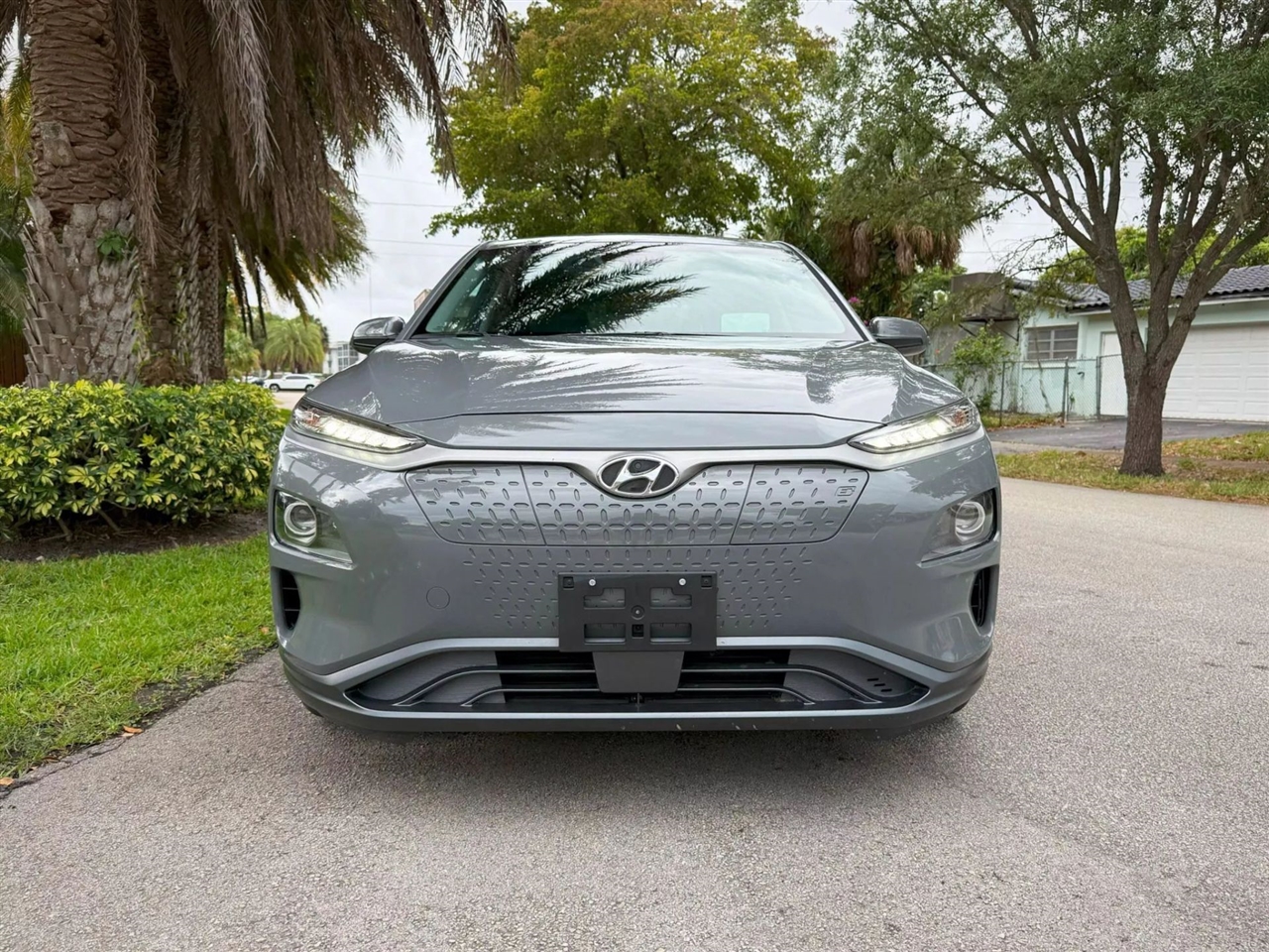 Hyundai Kona EV  2021