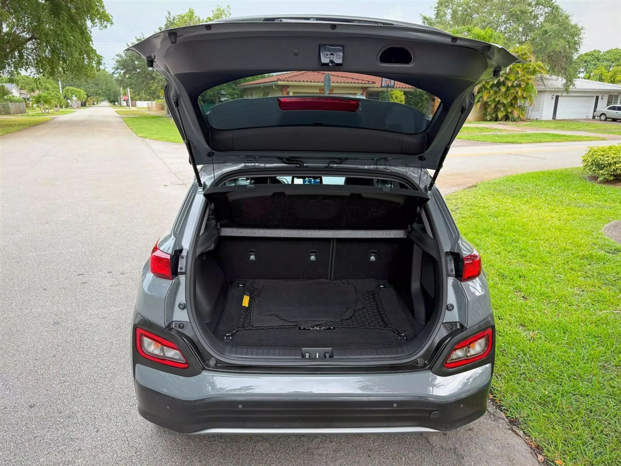 Hyundai Kona EV  2021