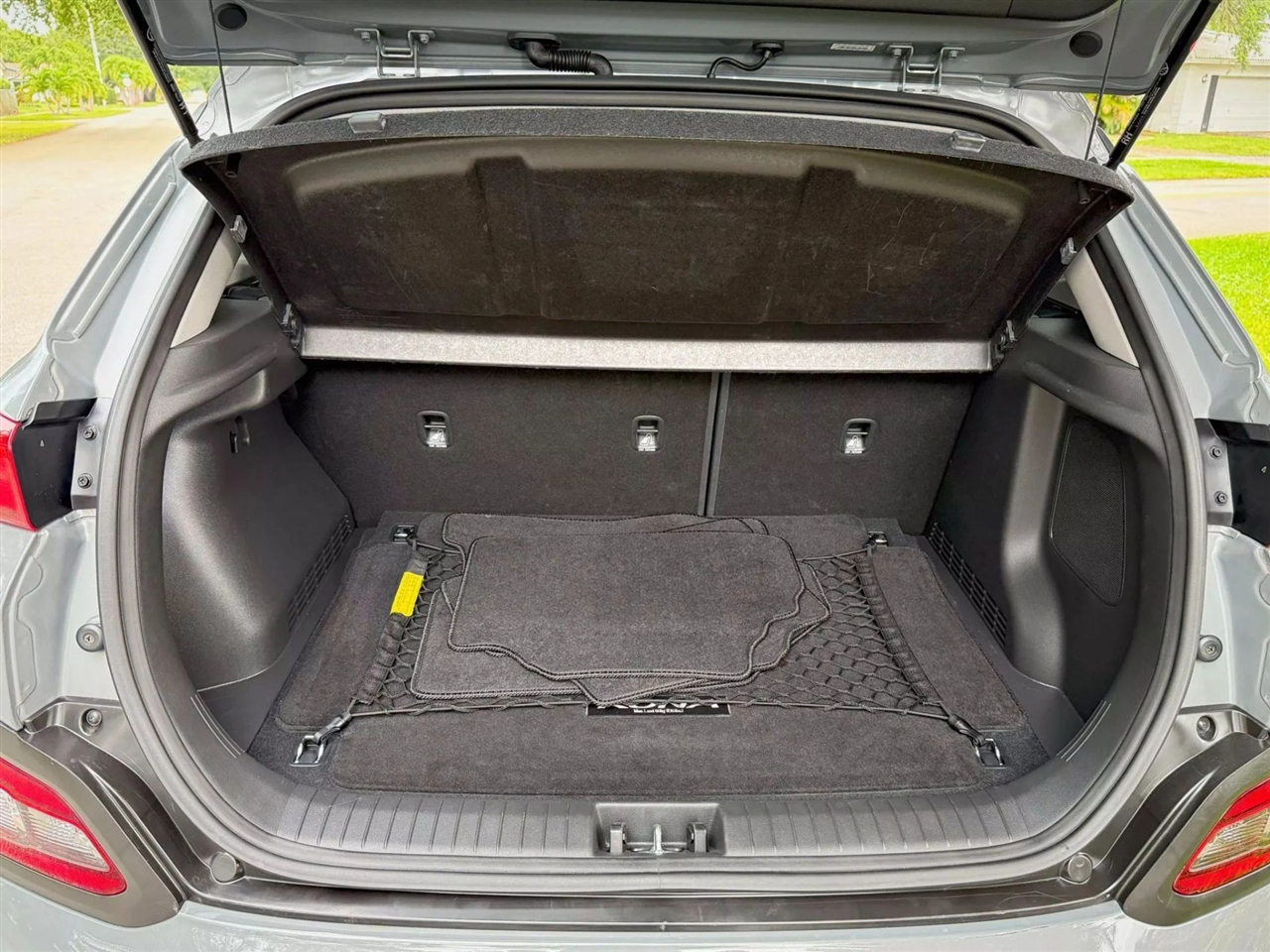 Hyundai Kona EV  2021