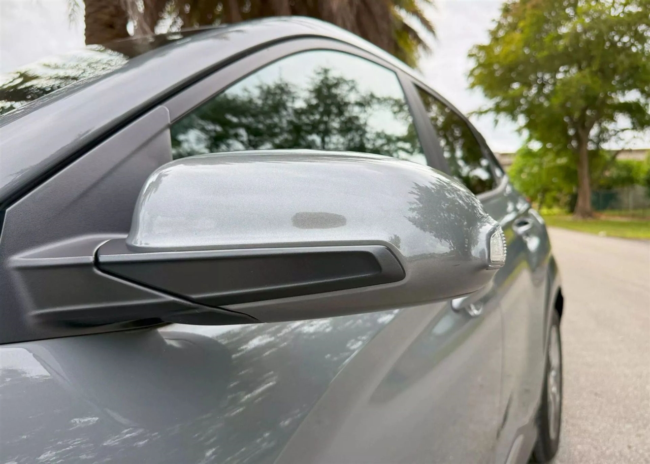 Hyundai Kona EV  2021