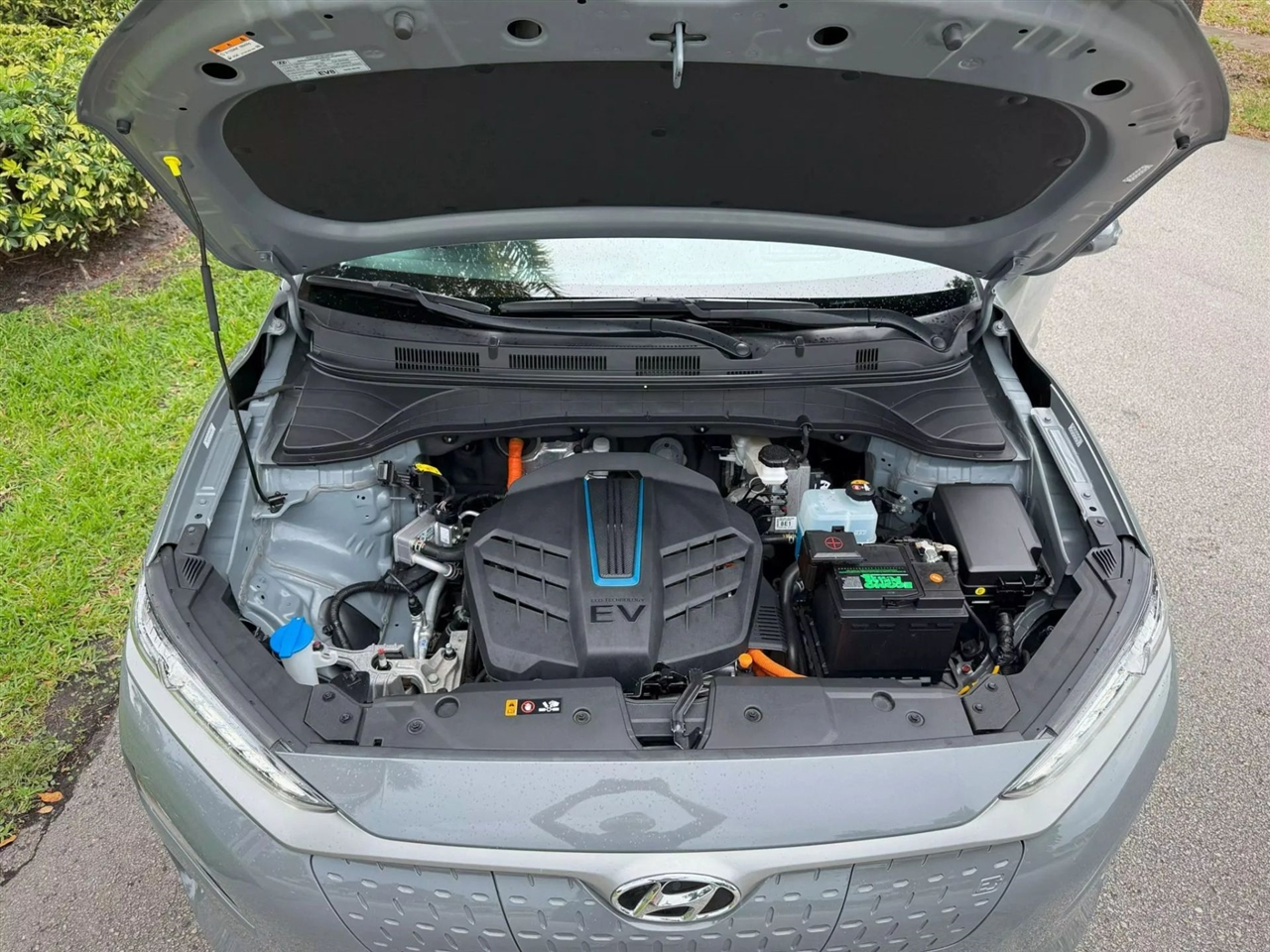 Hyundai Kona EV  2021