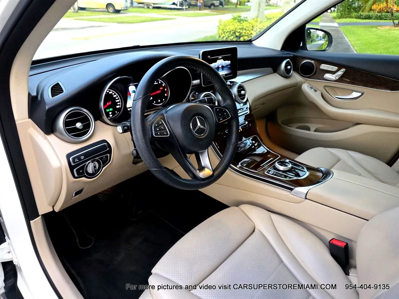 2018 Mercedes Benz GLC 300 photo 2