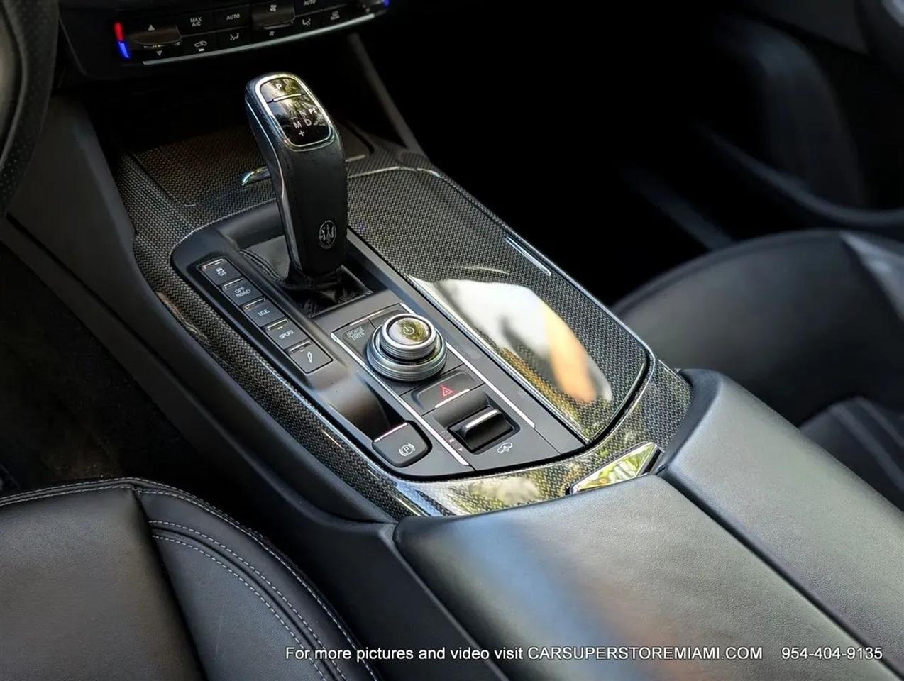 Maserati Levante  2021