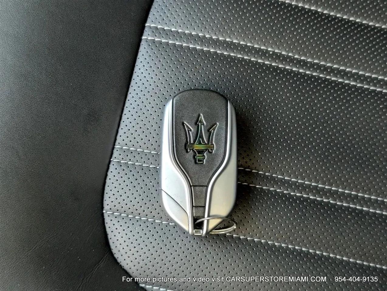 Maserati Levante  2021