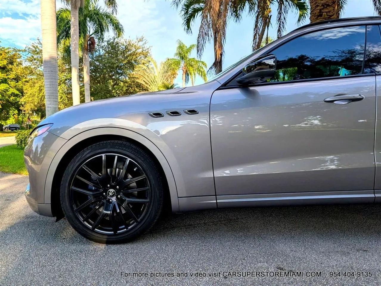 Maserati Levante  2021