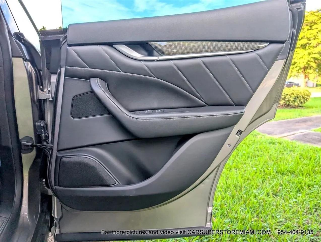 Maserati Levante  2021