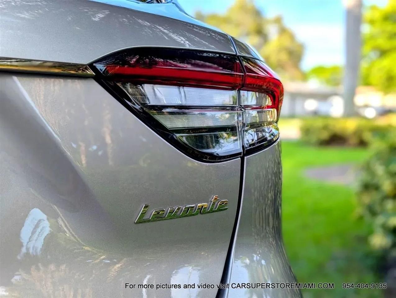 Maserati Levante  2021