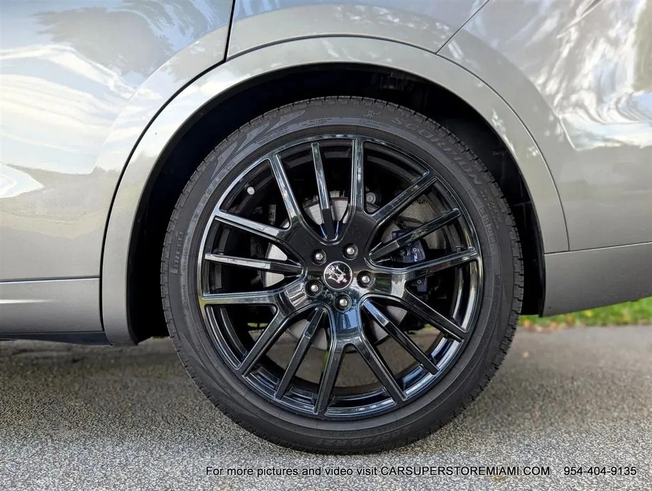 Maserati Levante  2021