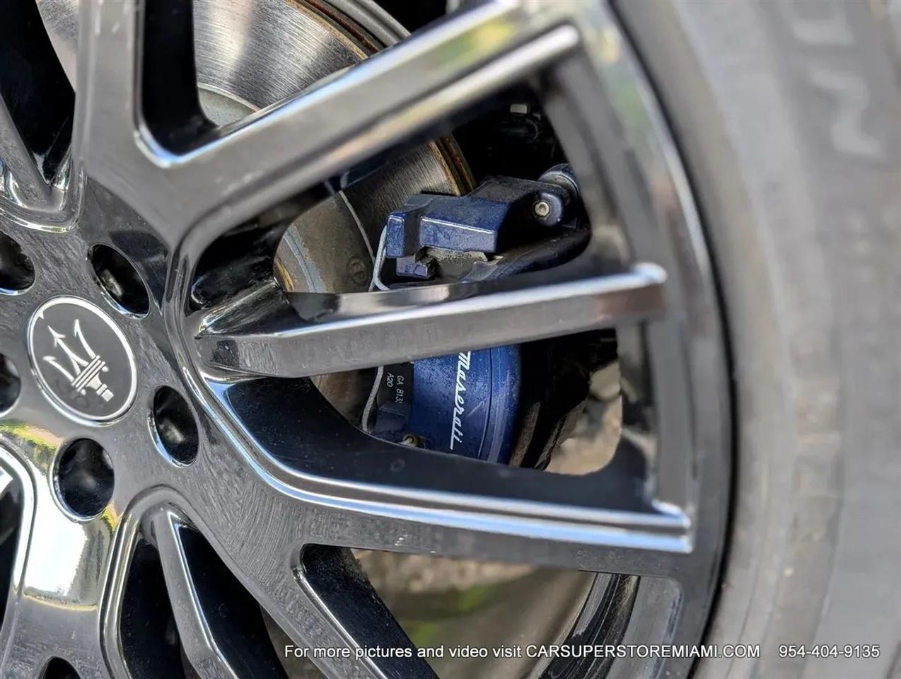 Maserati Levante  2021