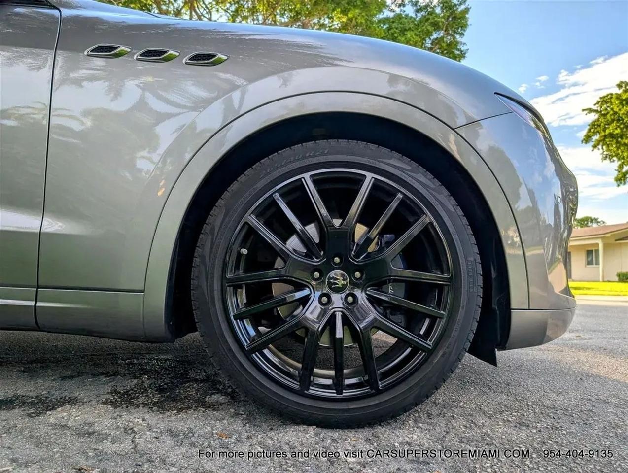 Maserati Levante  2021