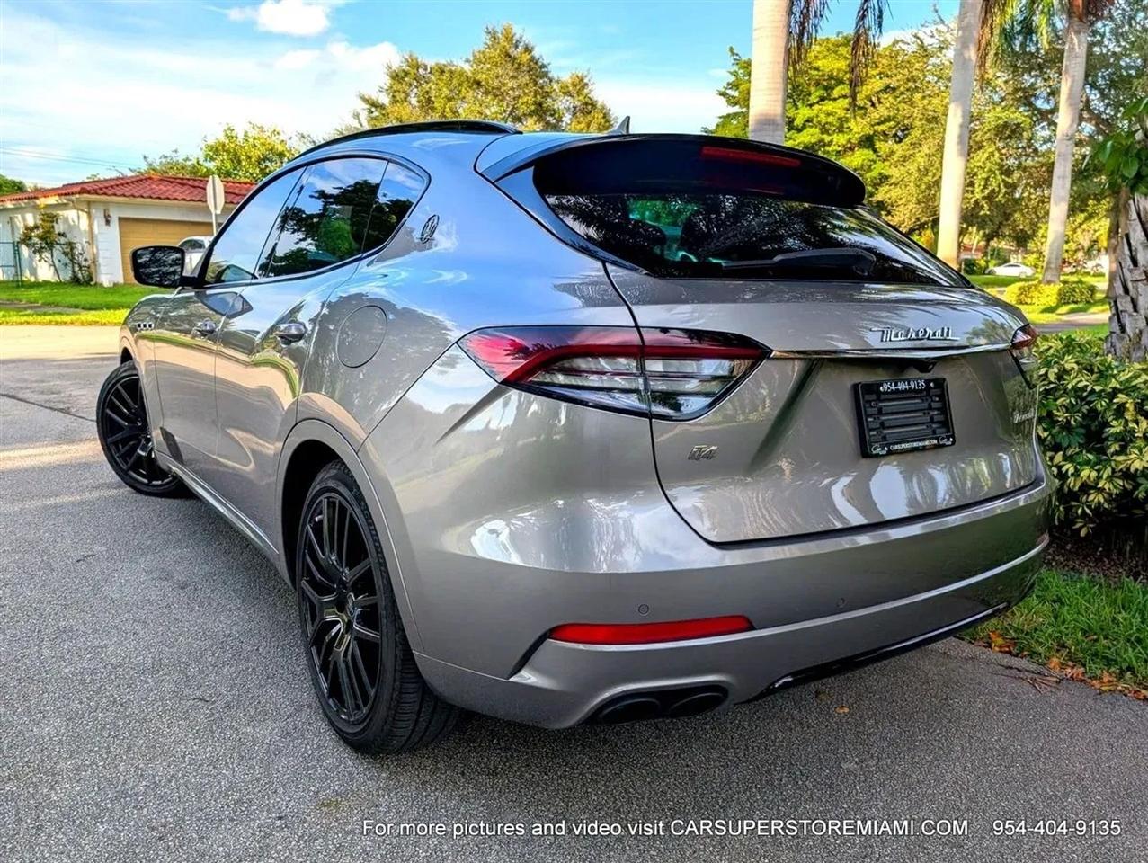 Maserati Levante  2021