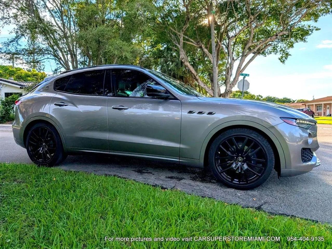 Maserati Levante  2021