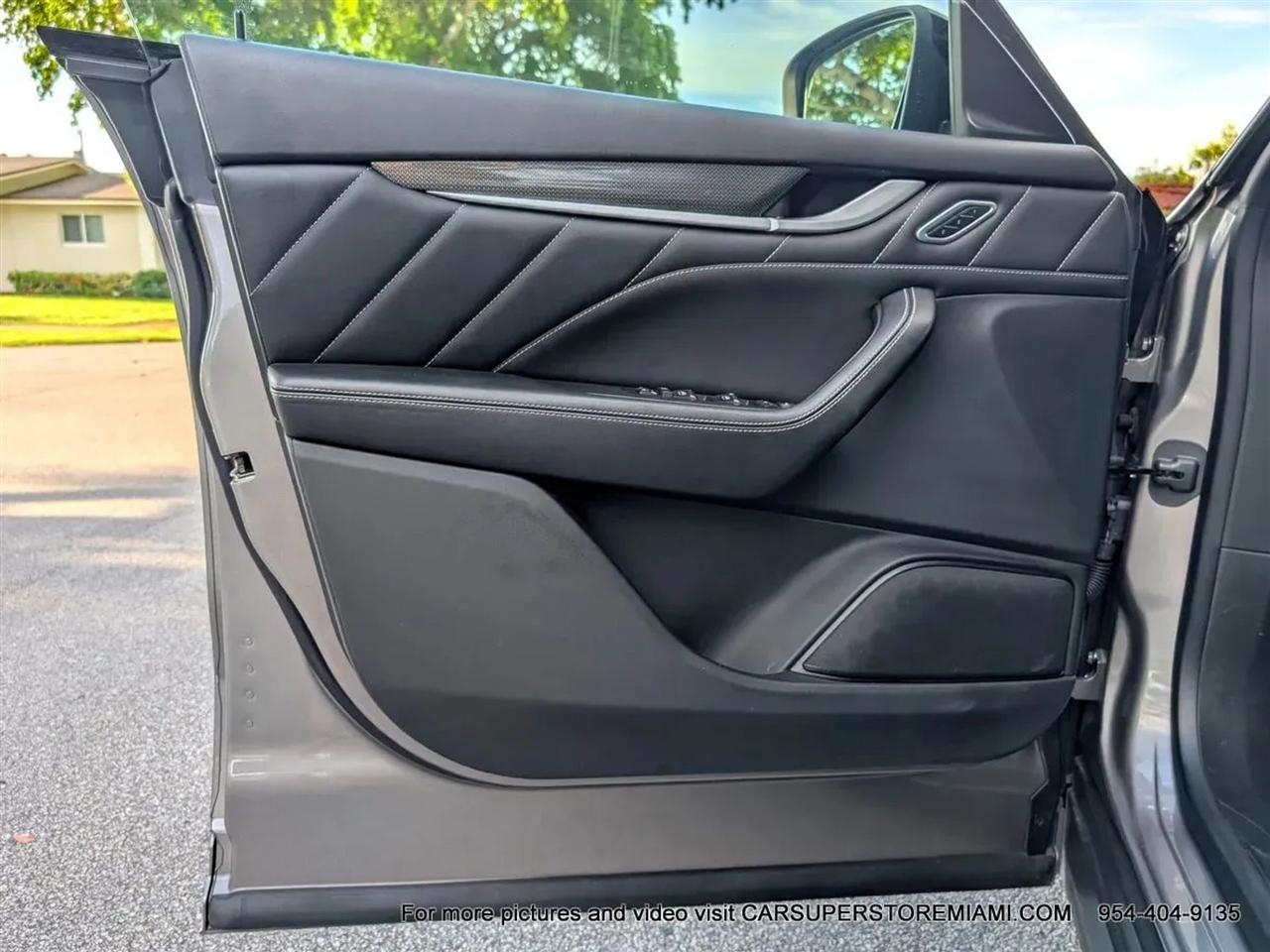 Maserati Levante  2021