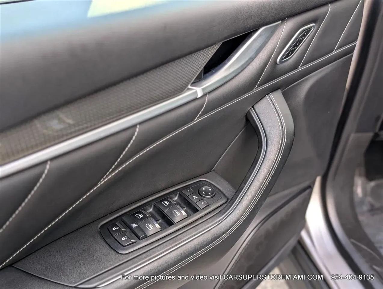 Maserati Levante  2021