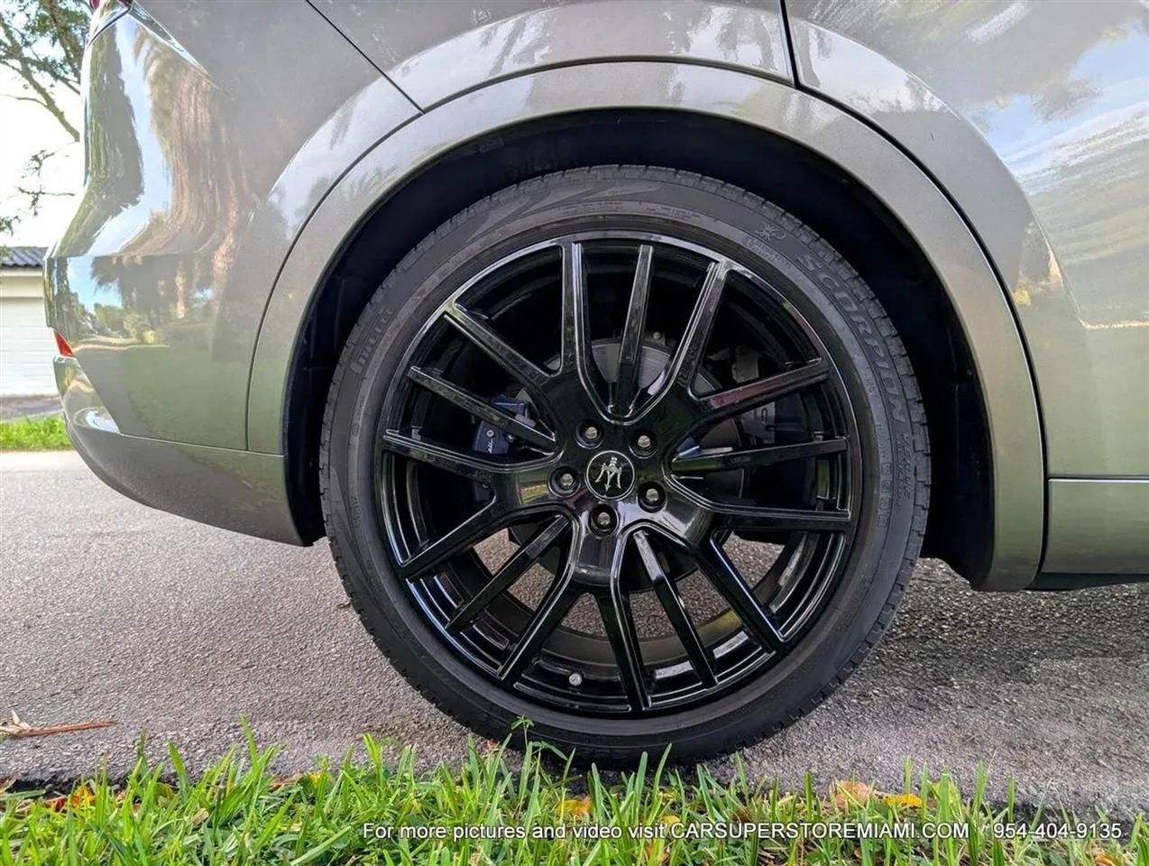 Maserati Levante  2021