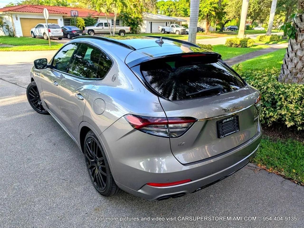 Maserati Levante  2021