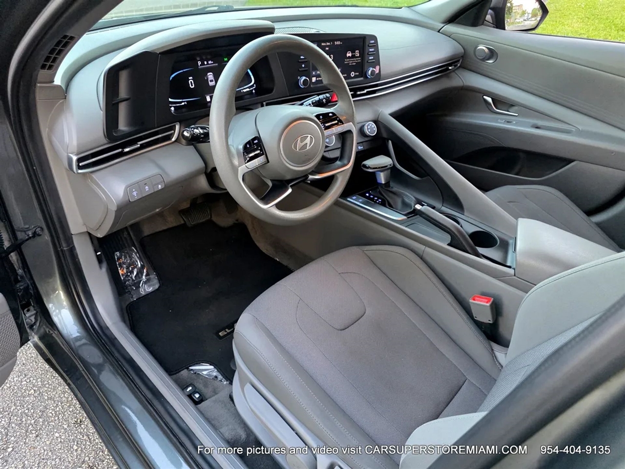 Hyundai Elantra  2024