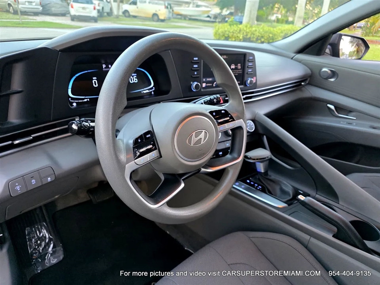 Hyundai Elantra  2024