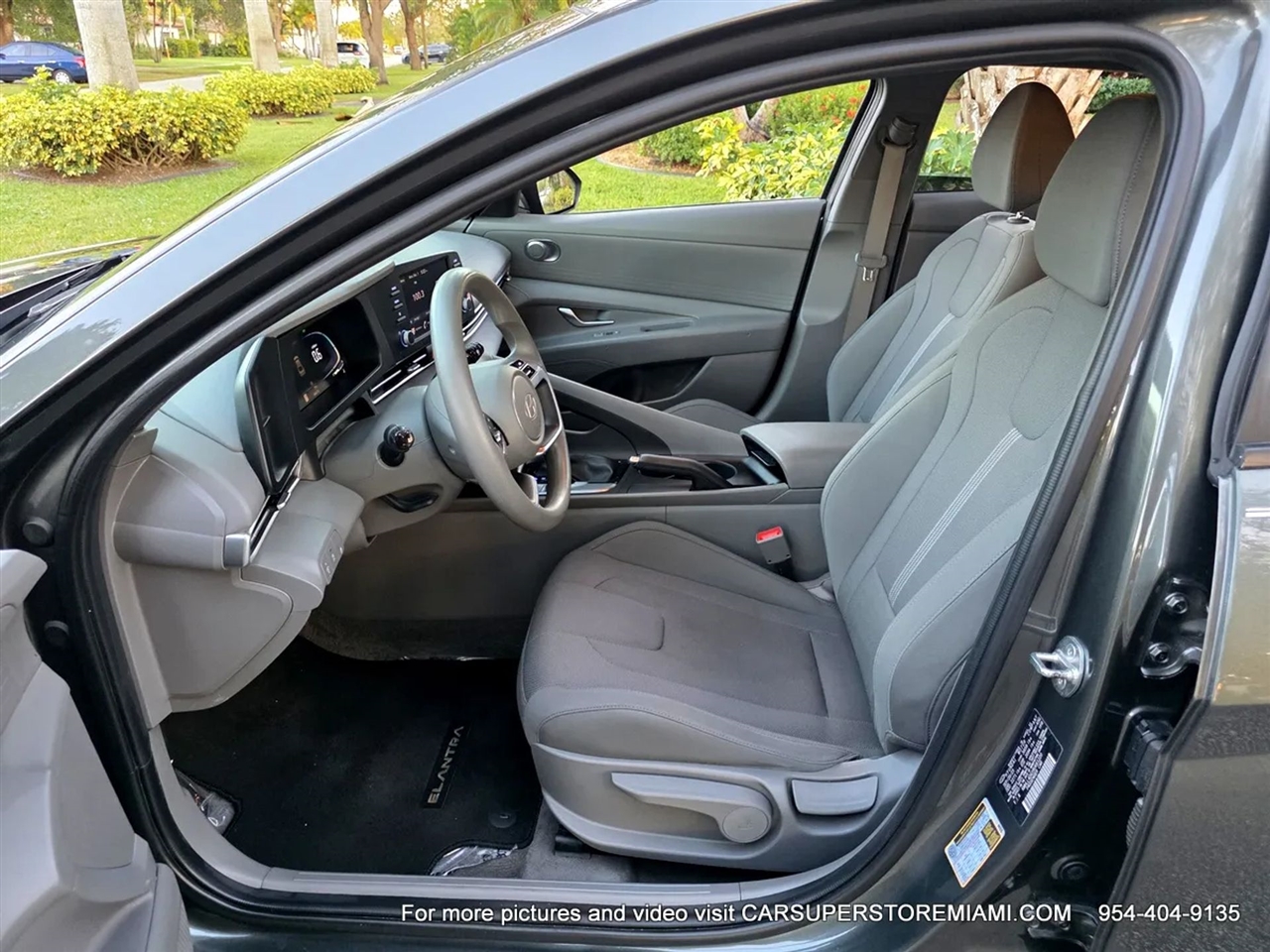 Hyundai Elantra  2024