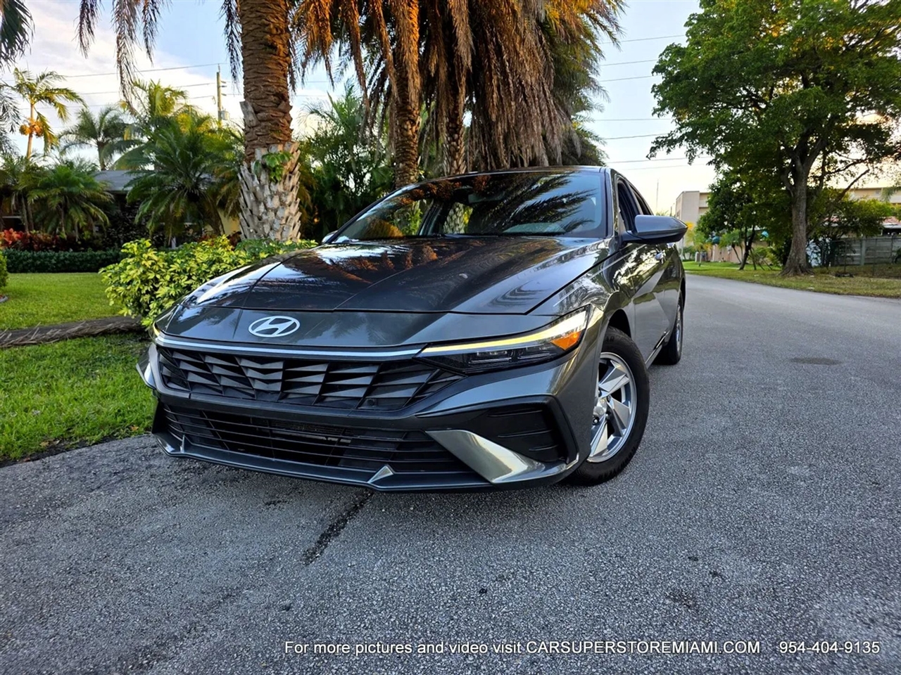 Hyundai Elantra  2024