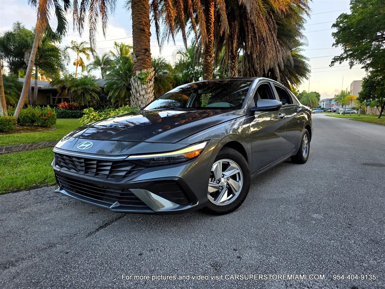 Hyundai Elantra  2024