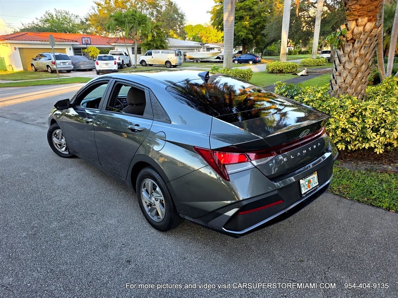 Hyundai Elantra  2024