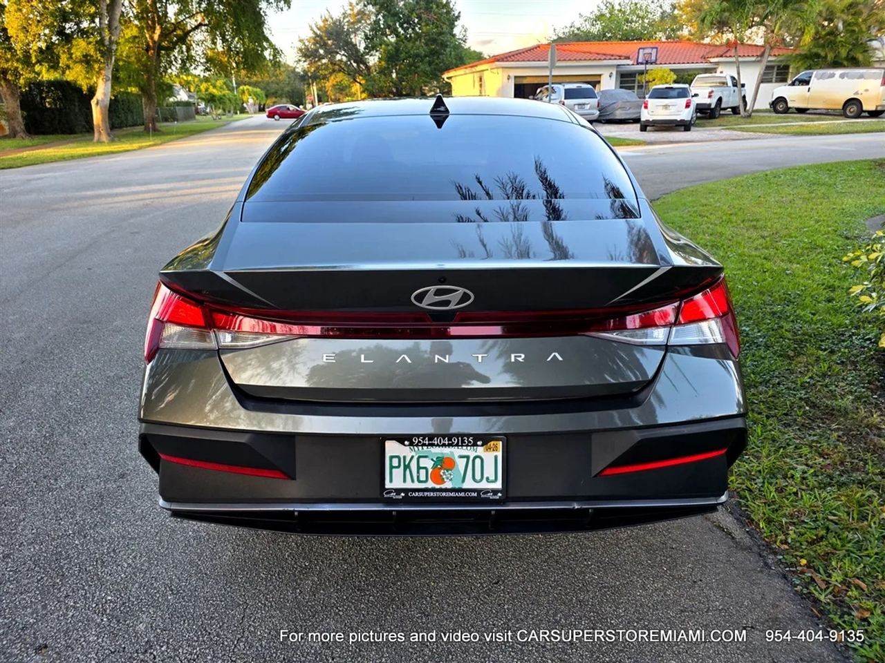 Hyundai Elantra  2024
