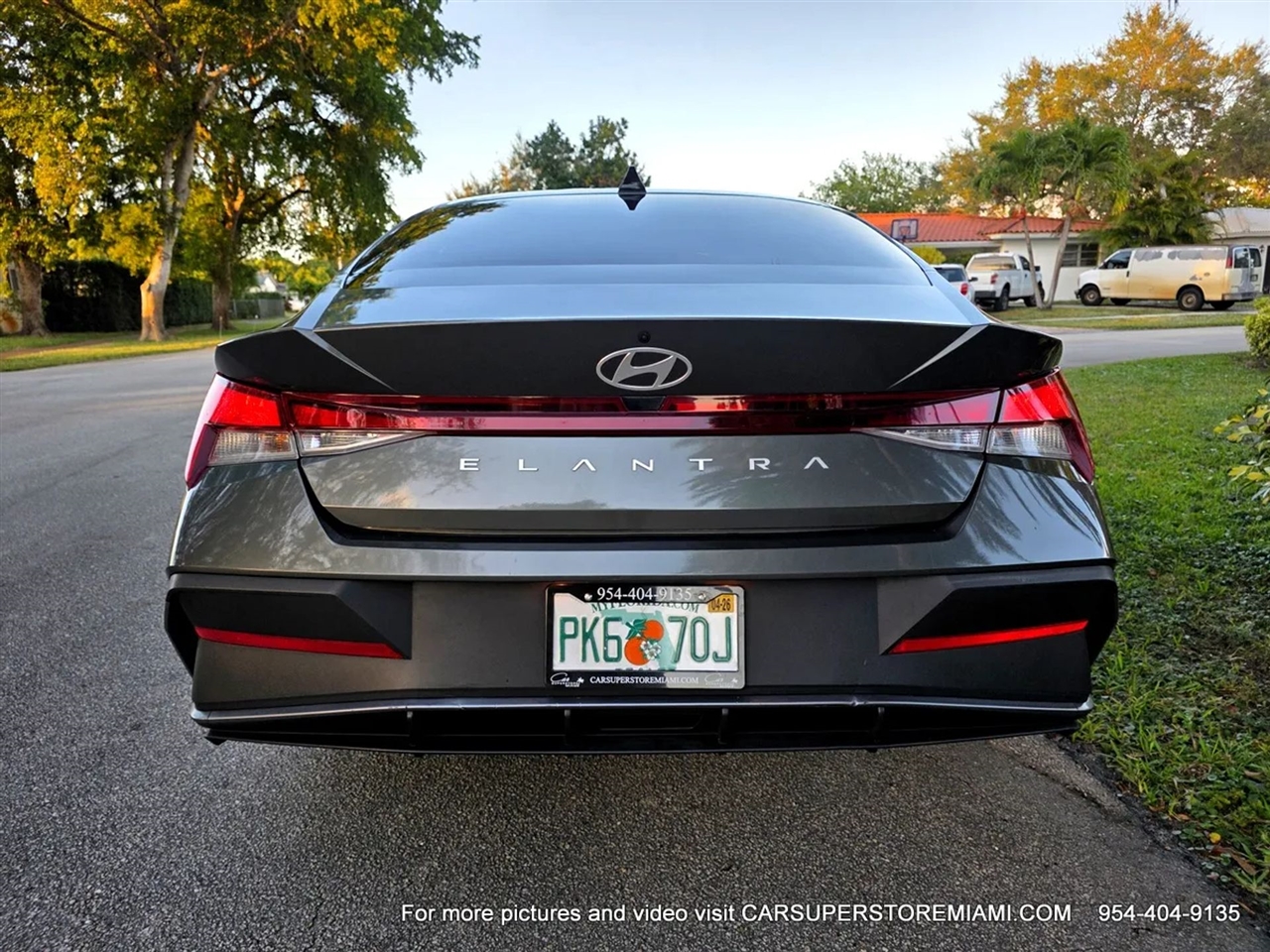 Hyundai Elantra  2024