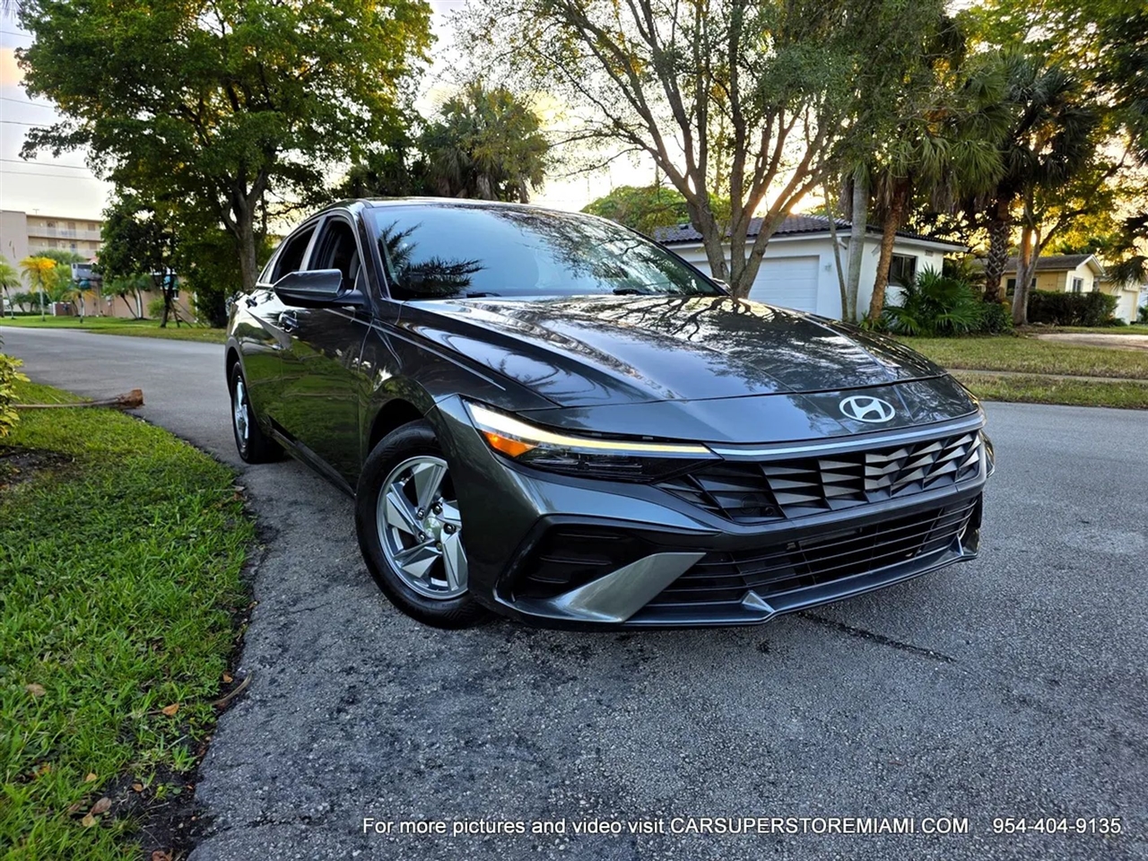 Hyundai Elantra  2024