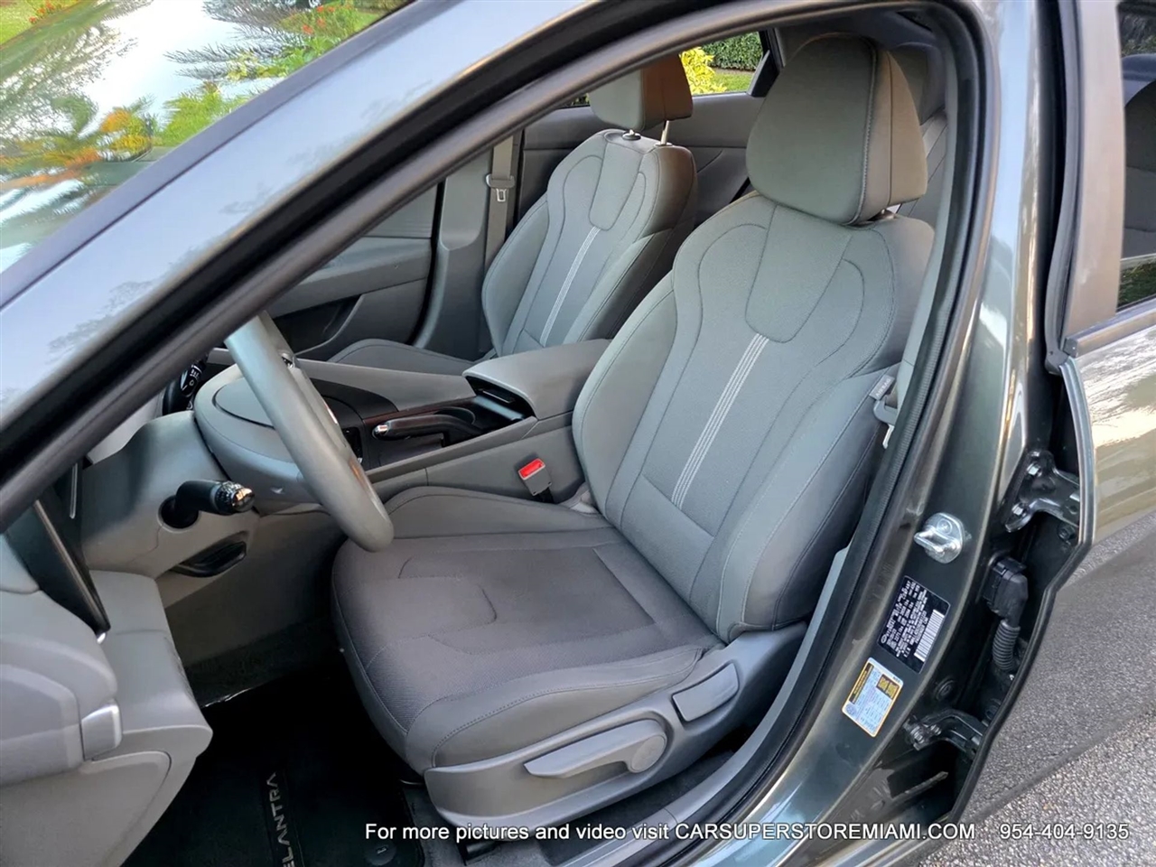 Hyundai Elantra  2024