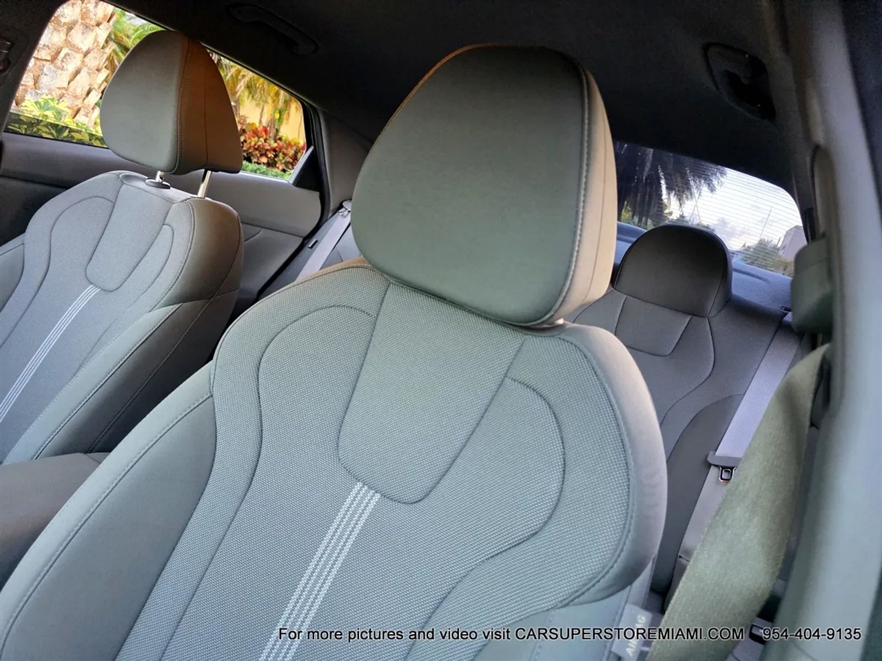 Hyundai Elantra  2024