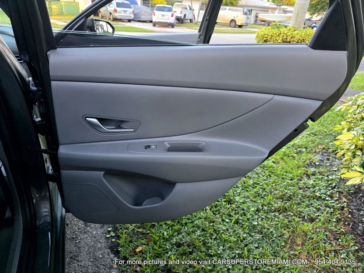 Hyundai Elantra  2024