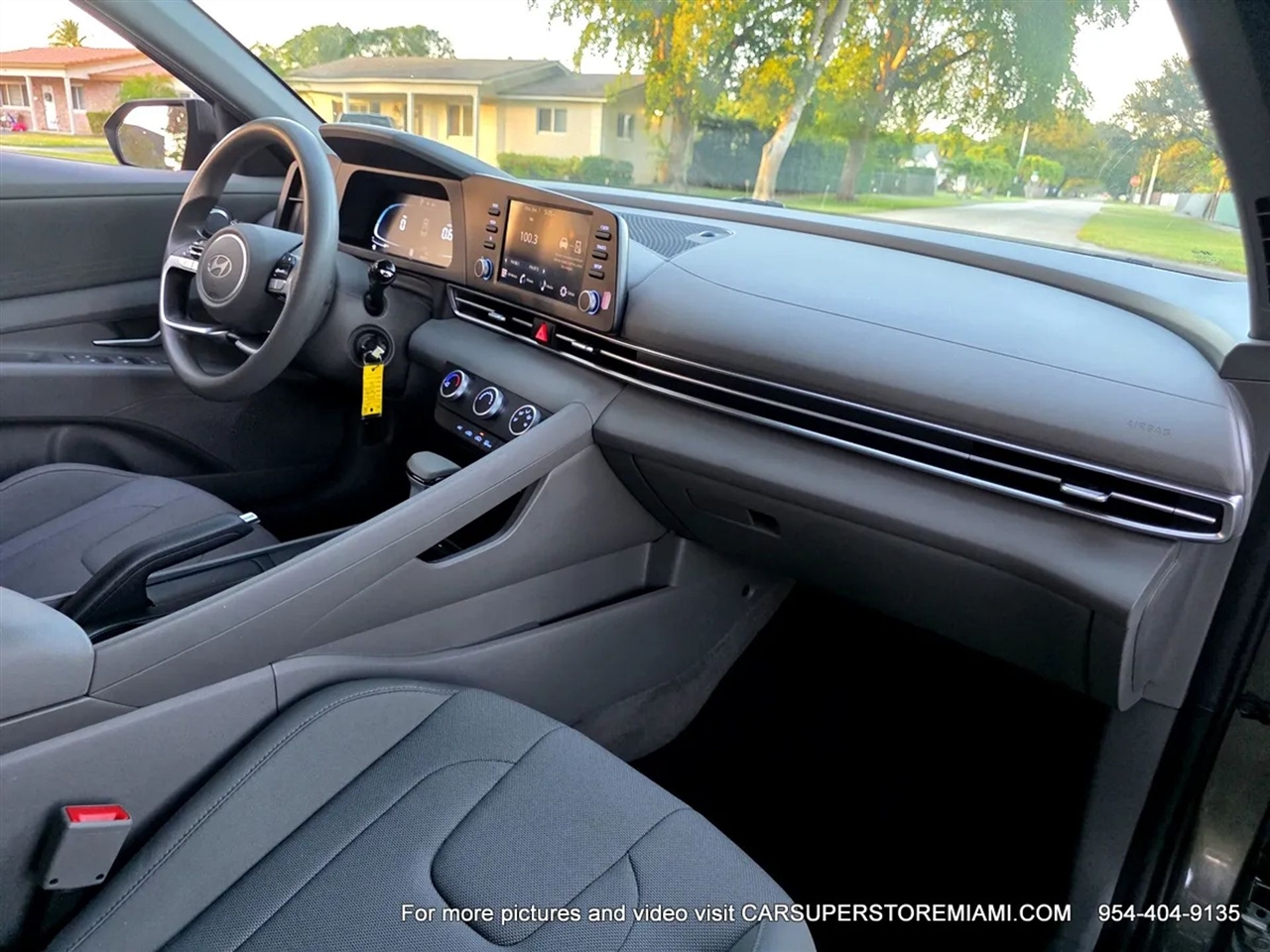 Hyundai Elantra  2024