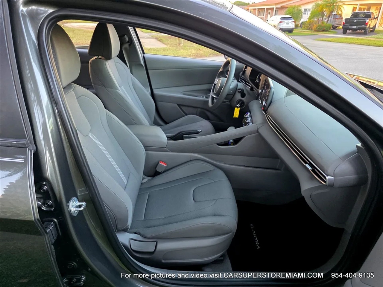 Hyundai Elantra  2024