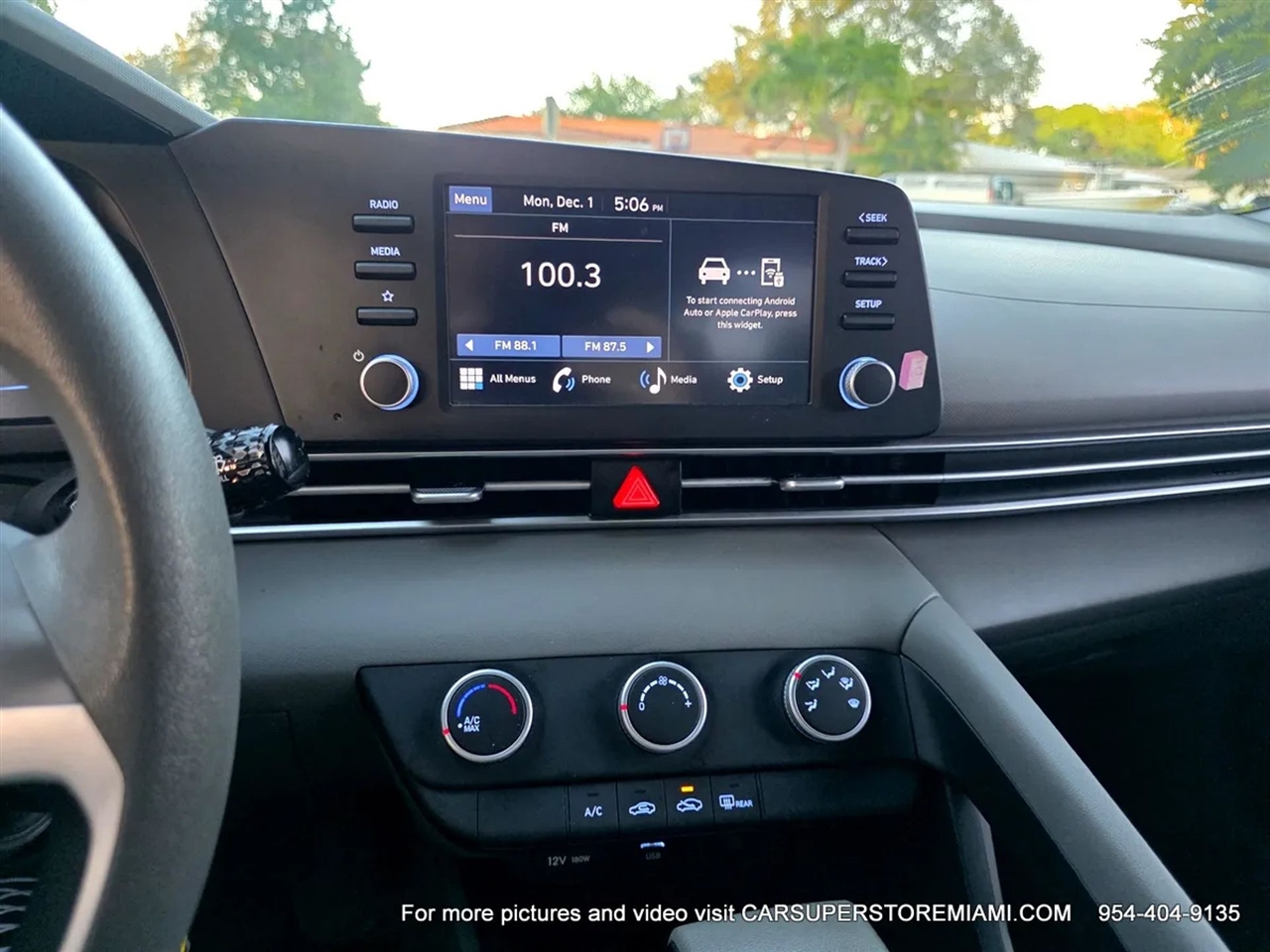 Hyundai Elantra  2024