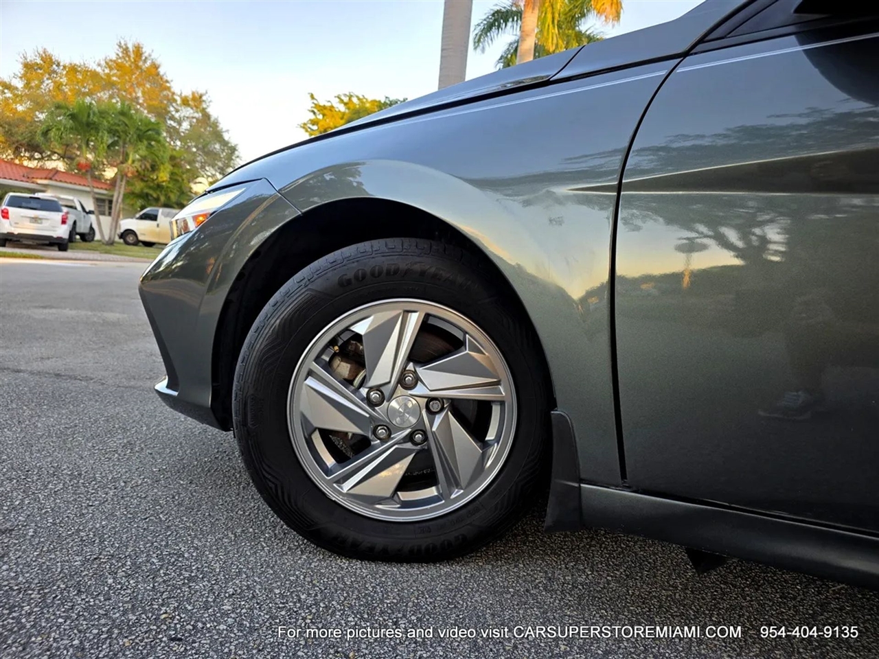 Hyundai Elantra  2024