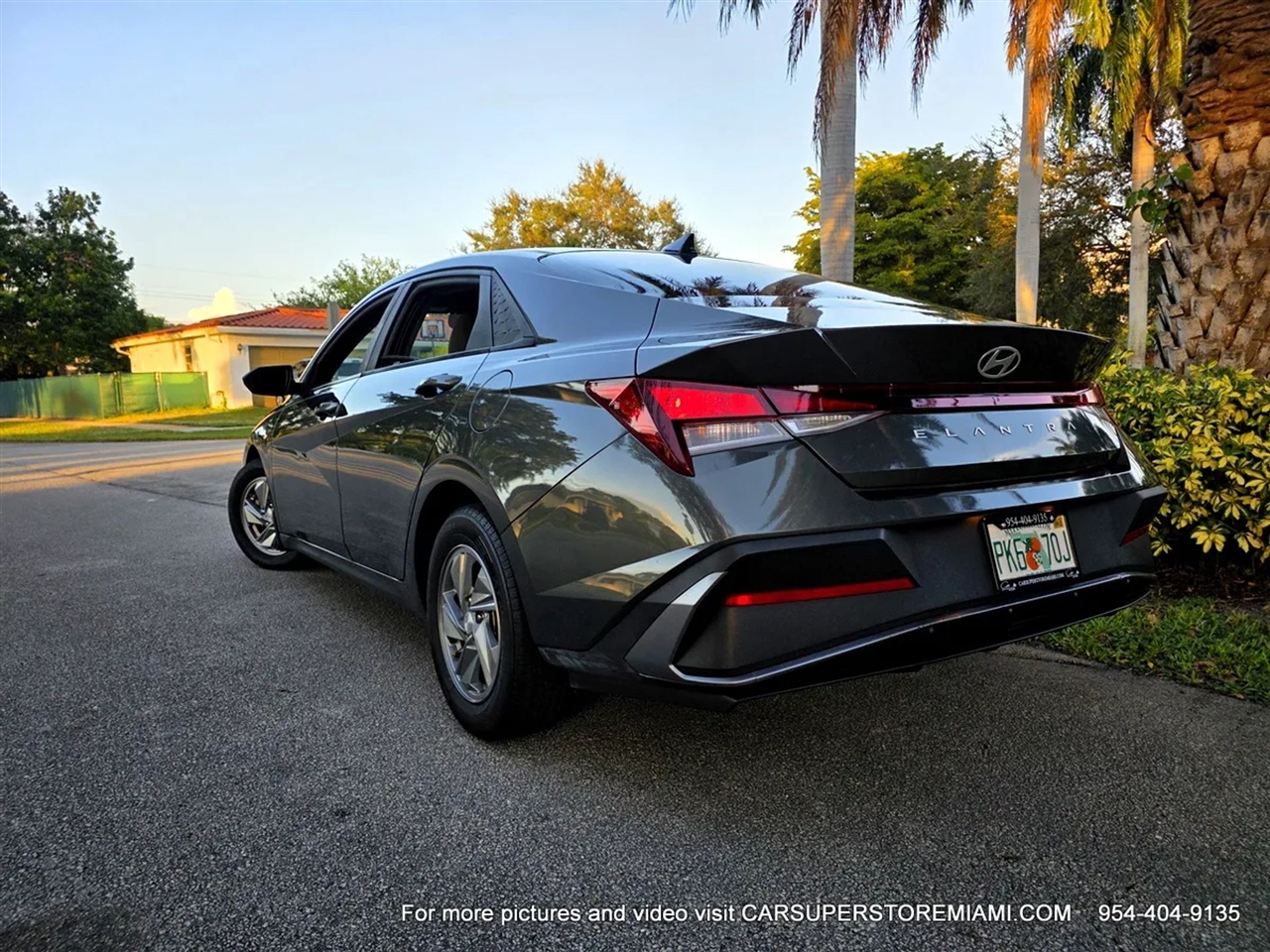 Hyundai Elantra  2024