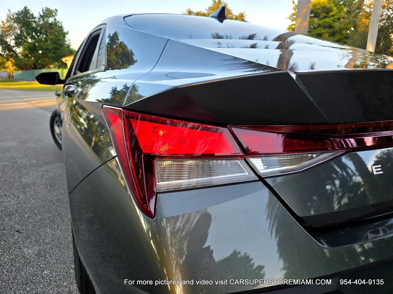 Hyundai Elantra  2024