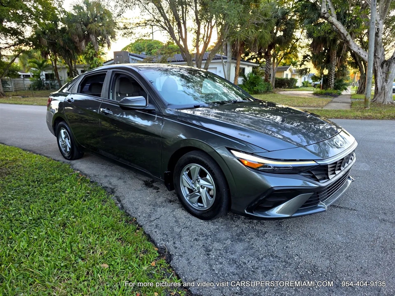 Hyundai Elantra  2024