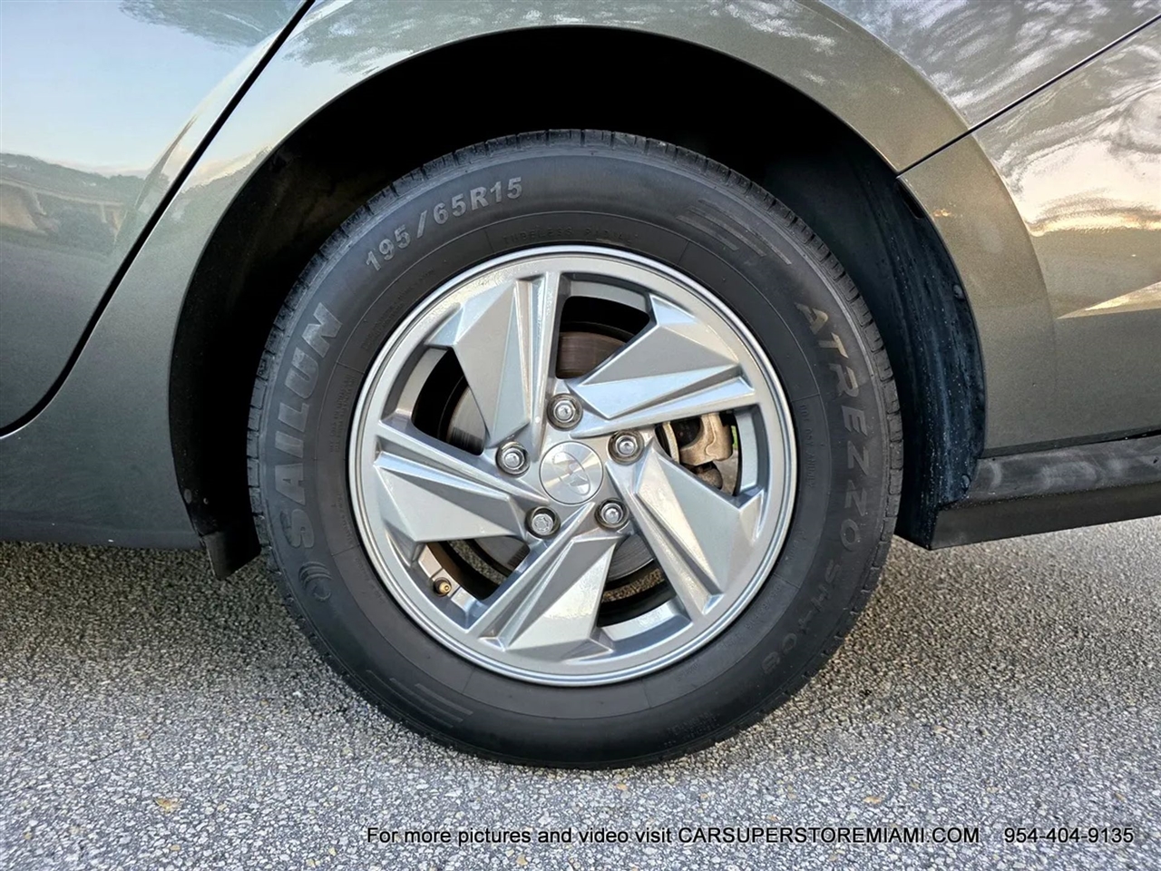 Hyundai Elantra  2024