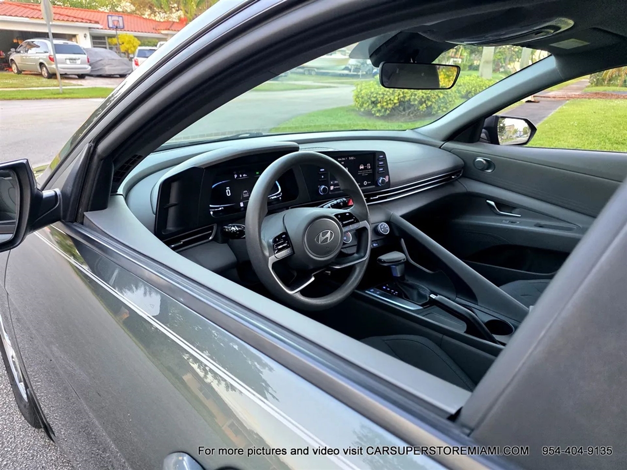 Hyundai Elantra  2024