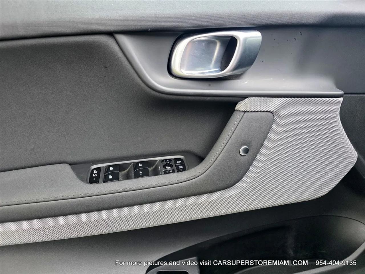 Polestar 2  2023